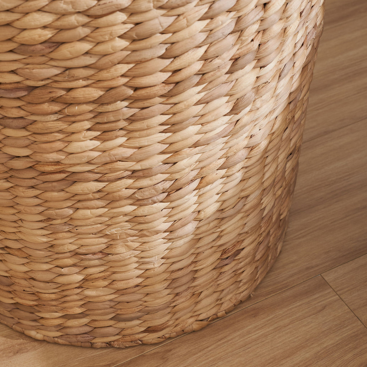 Ludmilla - Round Tall Laundry Hamper With Lid, Removable Liner - Light Brown