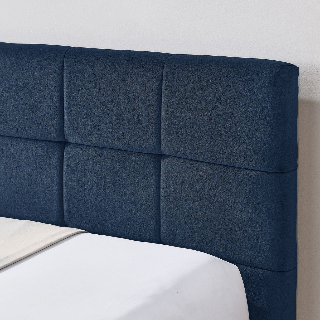 Elegant Design Storage Upholstered Tufted Bed Frame With Backrest And Armrests