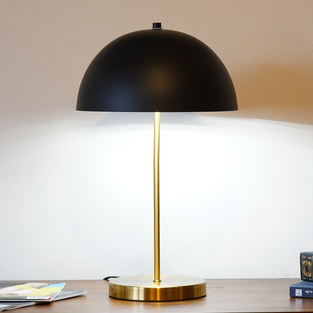 Stratos - Table Lamp - Gold