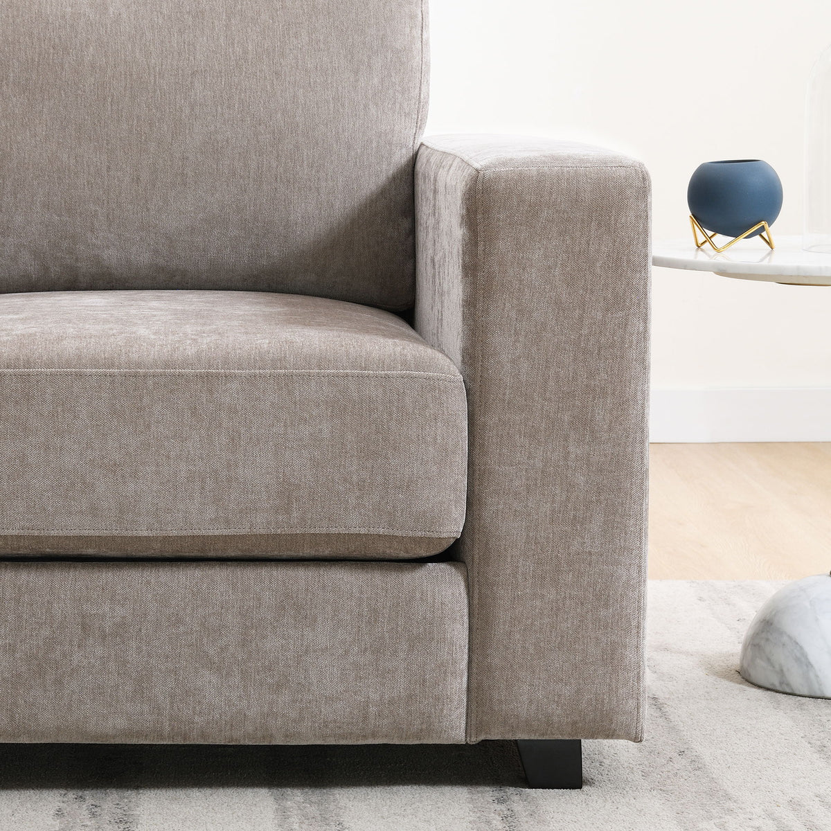 Oversized Accent Chair With Widen Arm For Living Room