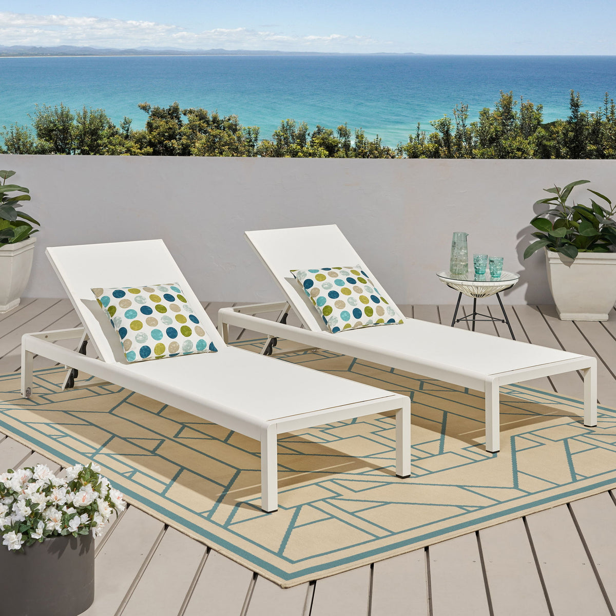 Outdoor Patio Chaise Lounge With 5 Reclining Positions