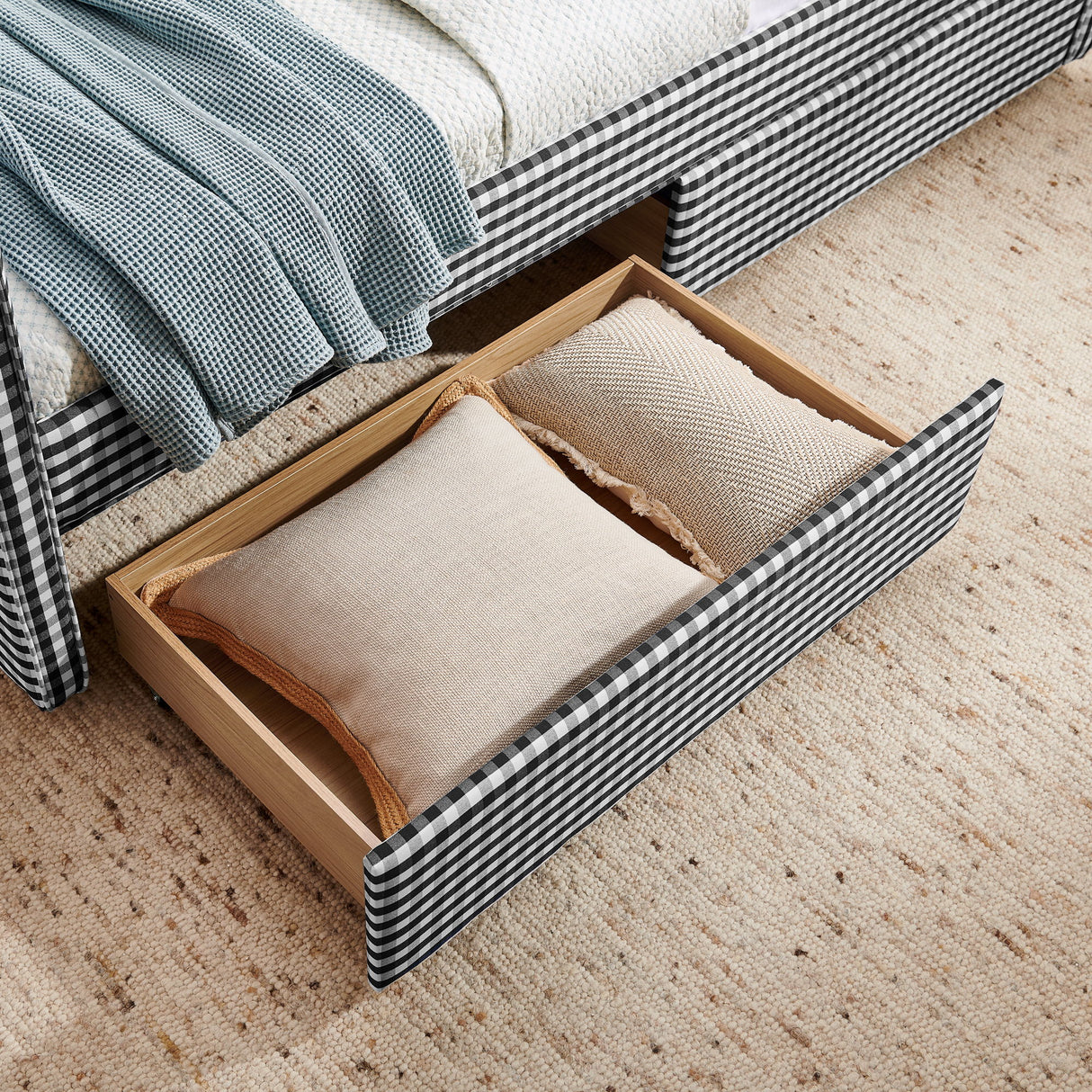 Gingham Daybed With USB Charging Port, Wave-Shaped Design