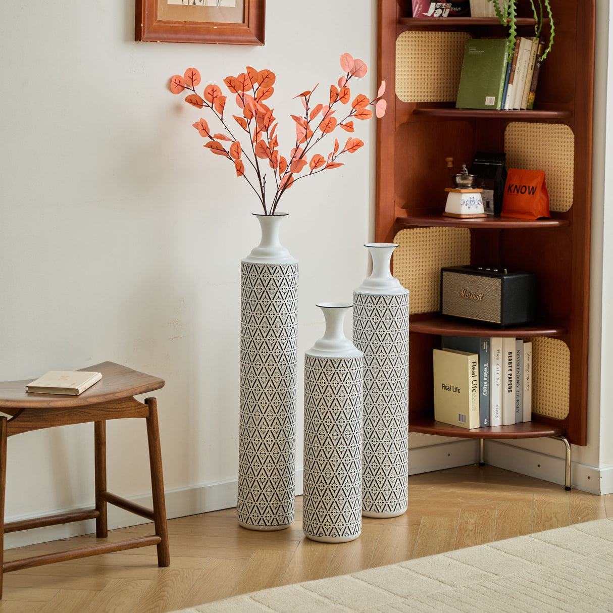 Modern Floor Vase Set Metal Vases With Geometric Pattern, 3 Piece Home Decor Set - White / Black