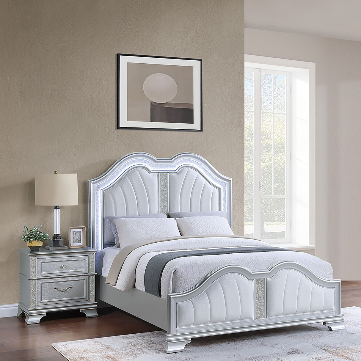 Unique Design Bed Built-In USB