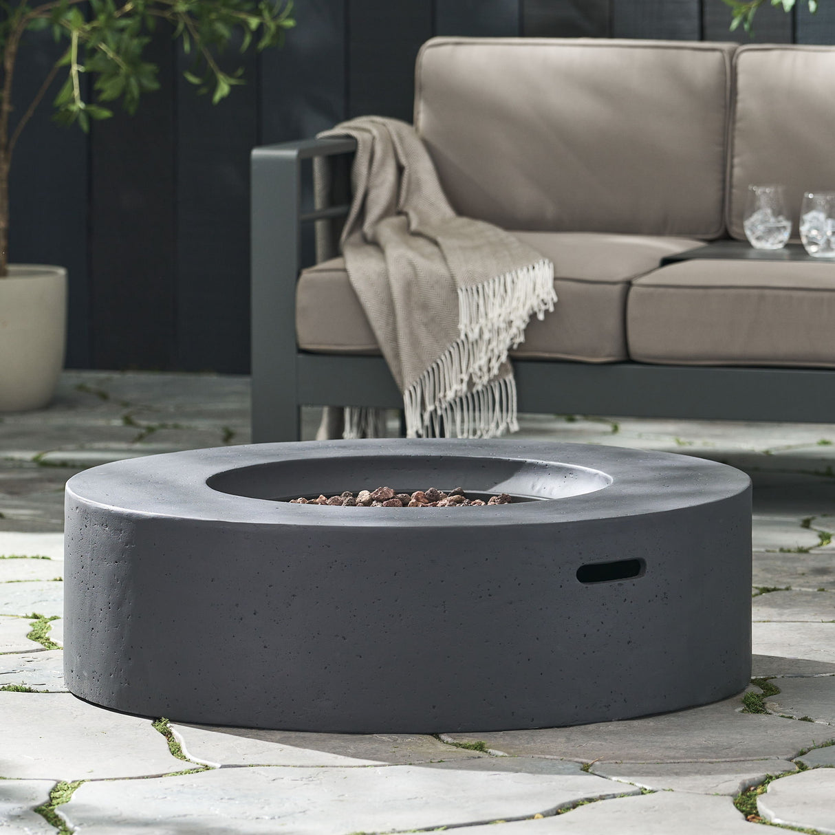 Modern Circular Fire Pit Table Lightweight Concrete 50000 BTU 39x12in