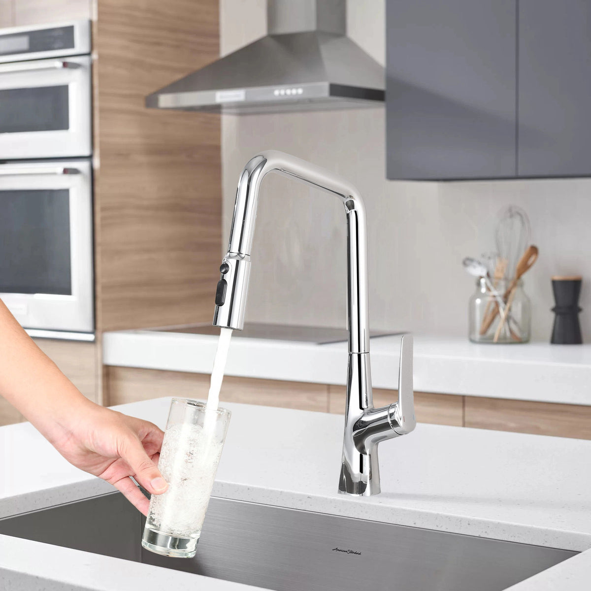 Professional Kitchen Faucet With 3 Function 360 Sprayer And 1 Touch Switching