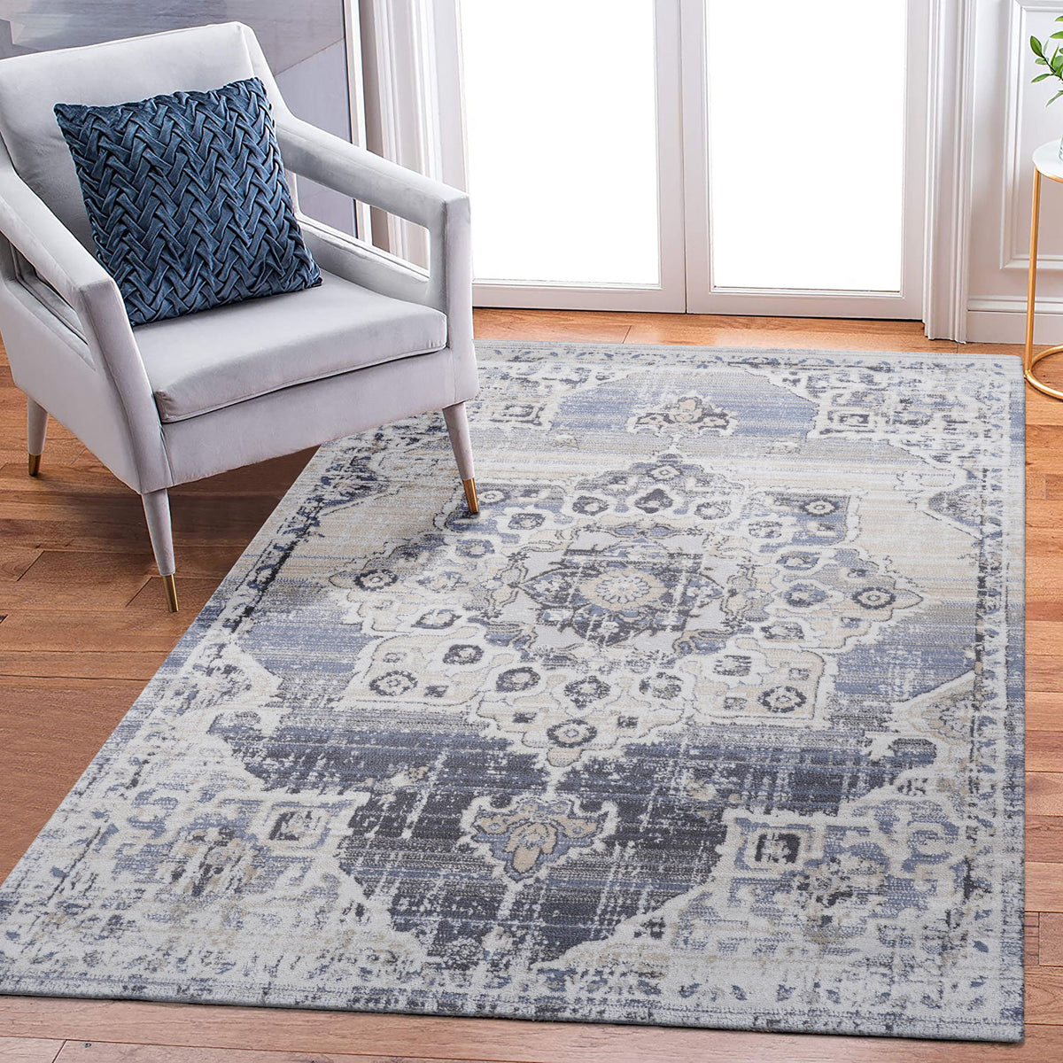 Payas - 8' X 10' Medallion Area Rug - Cream / Blue