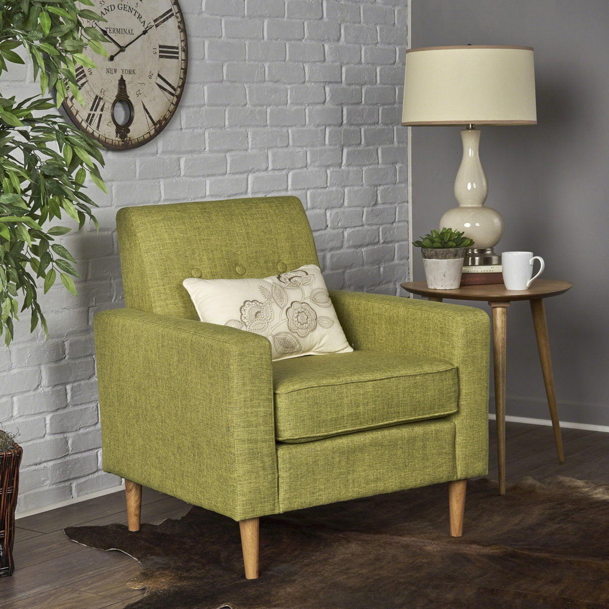 Modern Club Chair, Elegant Fabric With Rubberwood Legs - Green