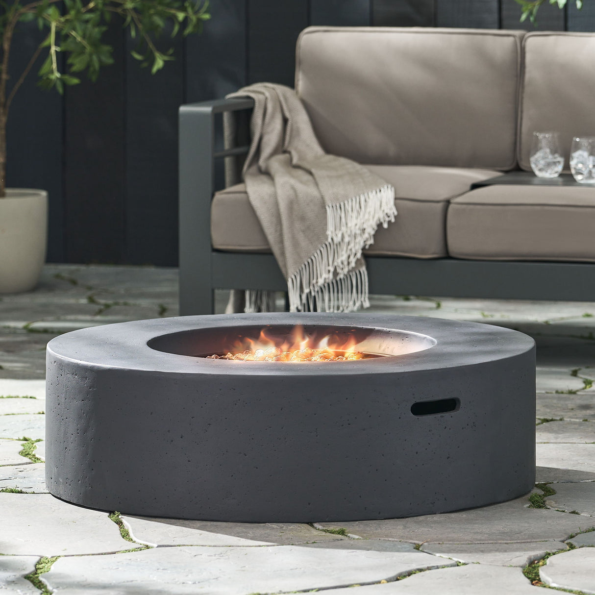 Modern Circular Fire Pit Table Lightweight Concrete 50000 BTU 39x12in