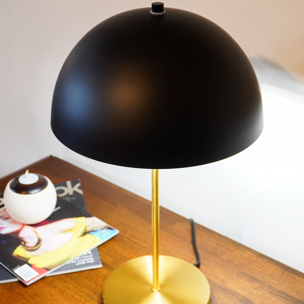 Stratos - Table Lamp - Gold