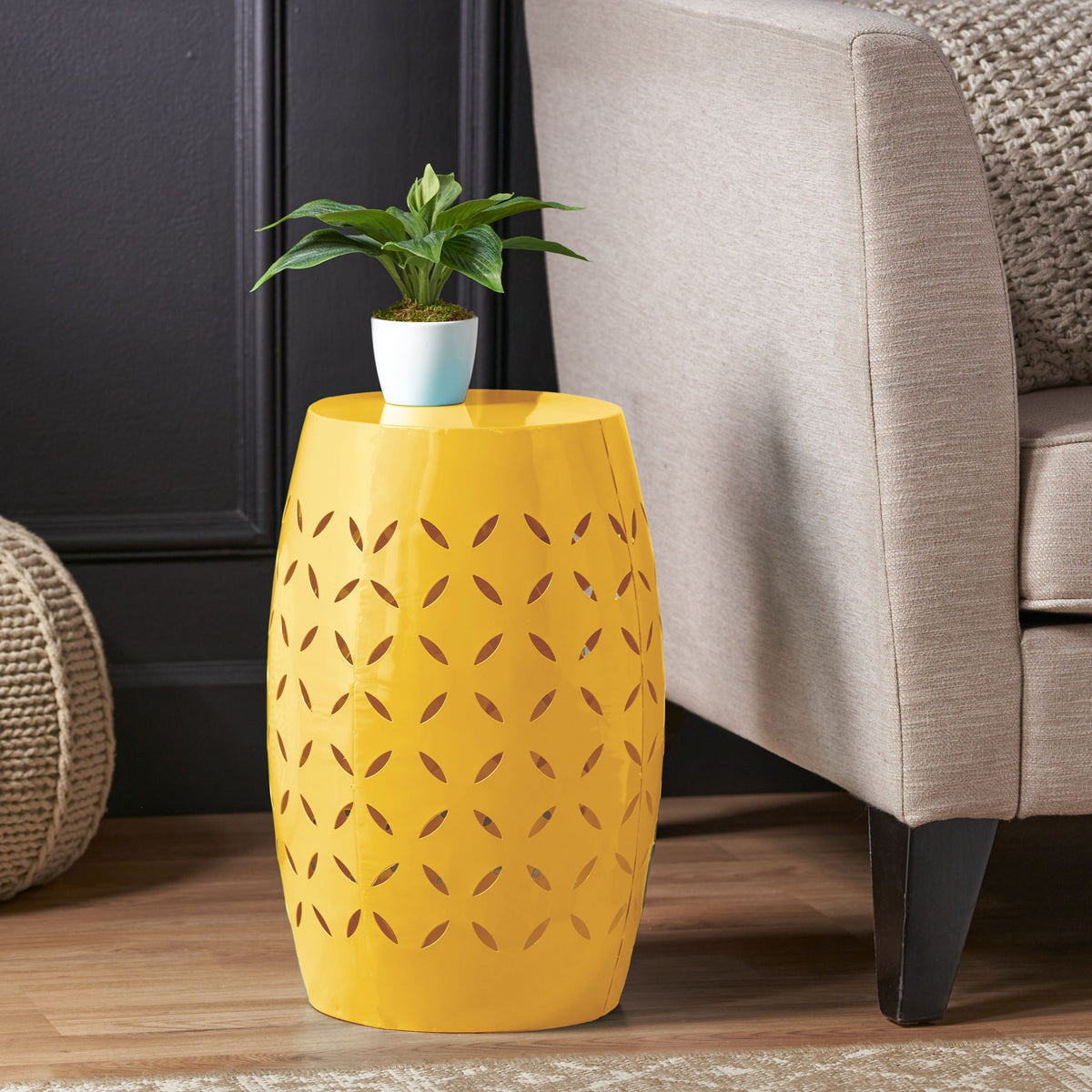 Outdoor Side Table With Barrel Shape