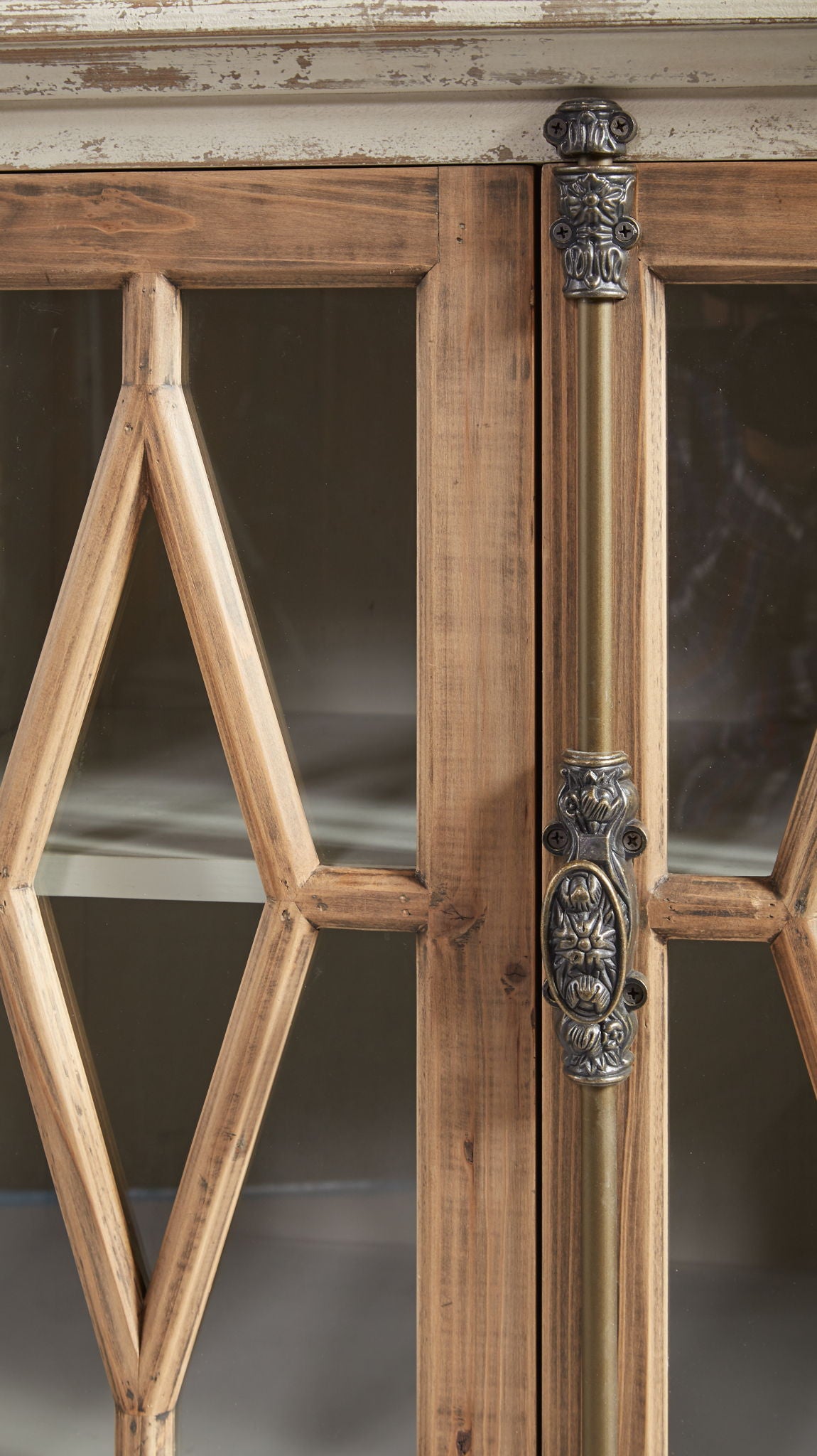 Dove Stalone - Glass Front Server - Beige