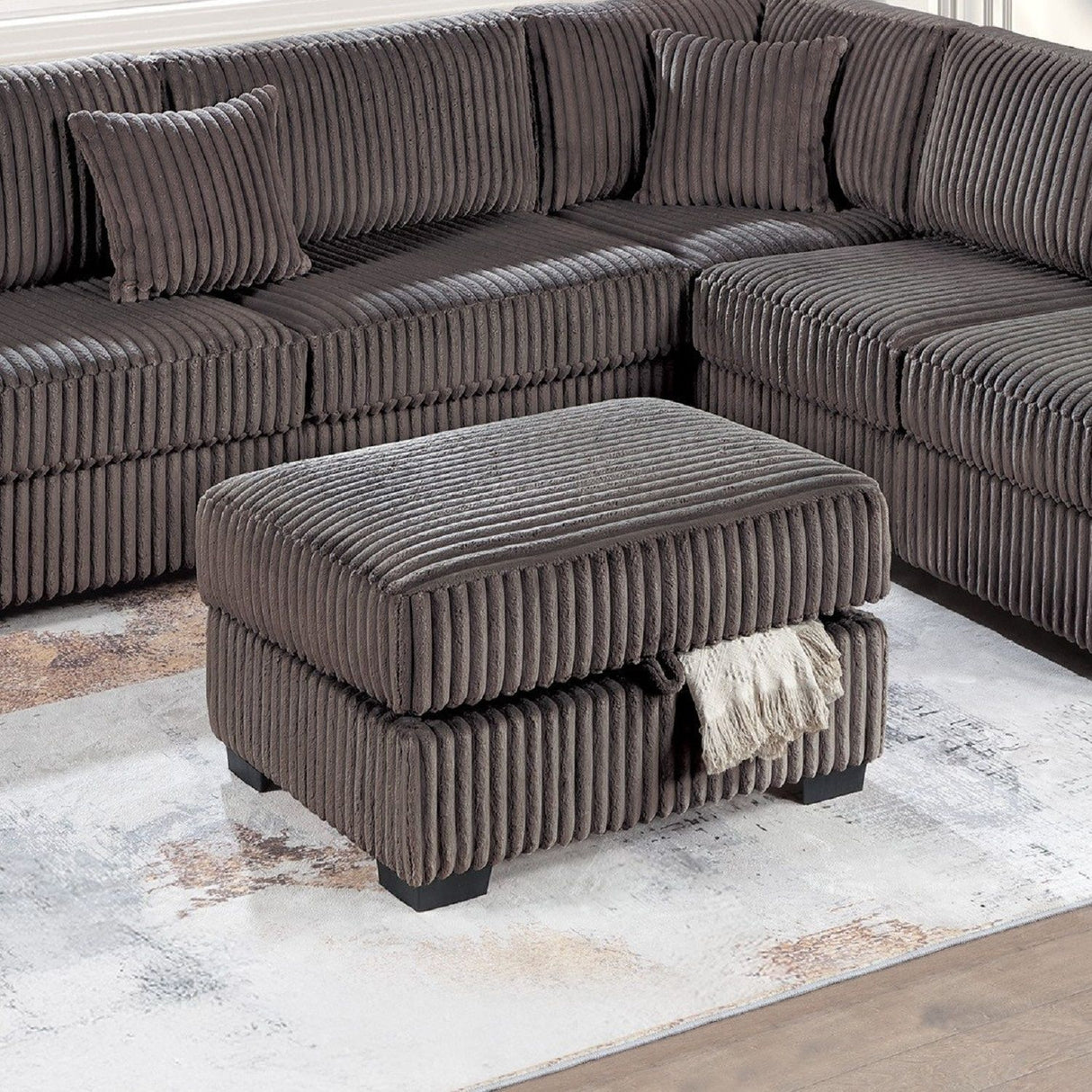 3 Piece Sectional Sofa With Reversible Chaise And USB Storage Ottoman