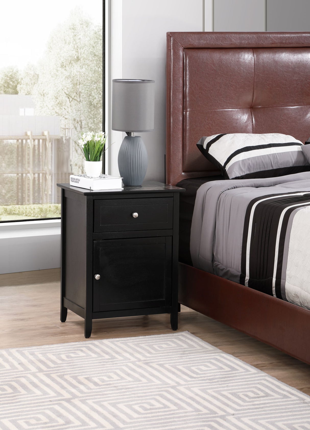 1 Drawer / 1 Door Nightstand