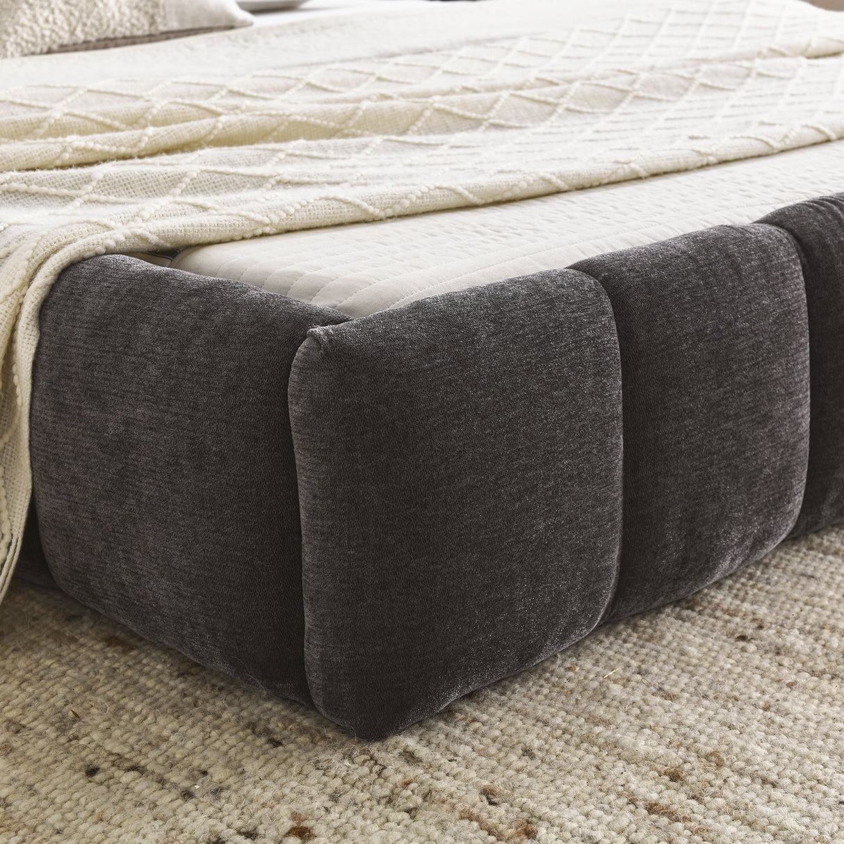 Modern Platform Bed Frame With Thick Fabric