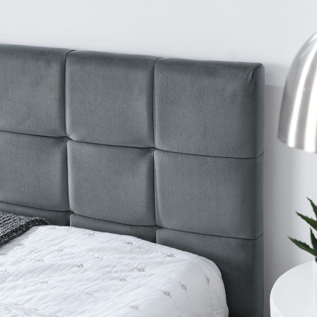 Mid-Century Storage Upholstered Tufted Bed Frame With Backrest And Armrests