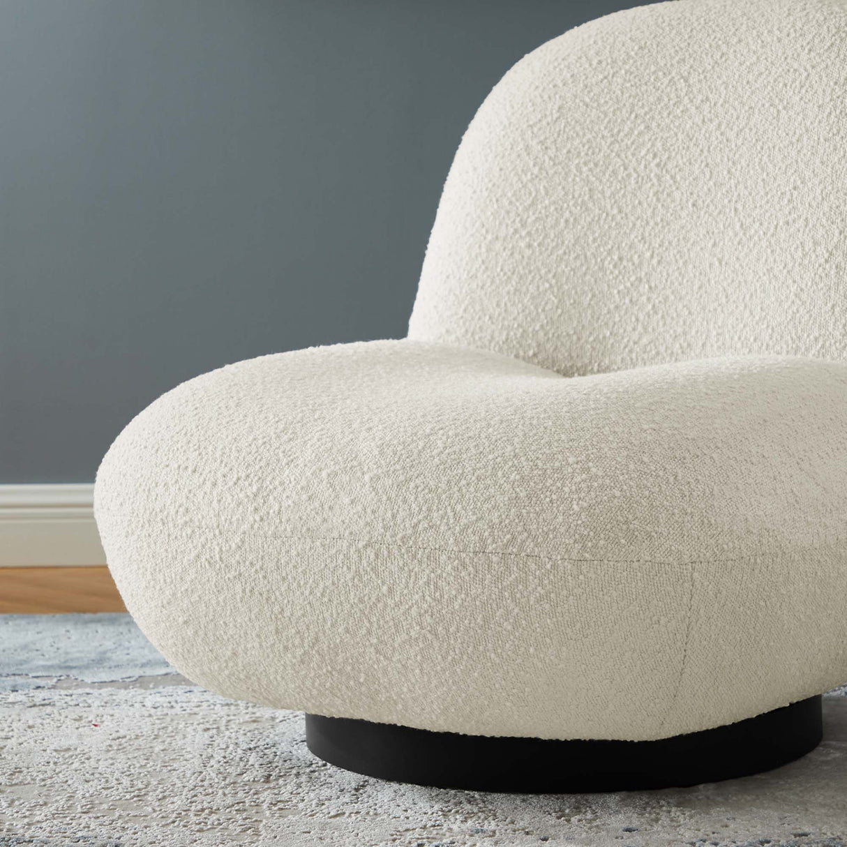 31 Inch Boucle Fabric Swivel Chair in Ivory