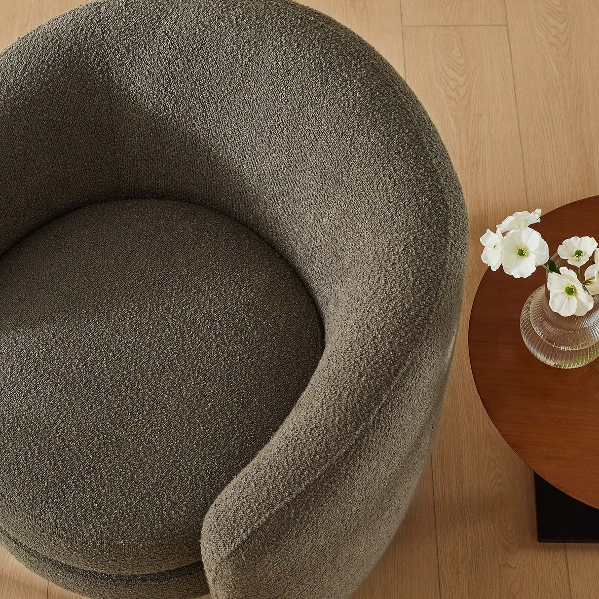31 Inch Curved Back Boucle Fabric Barrel Armchair