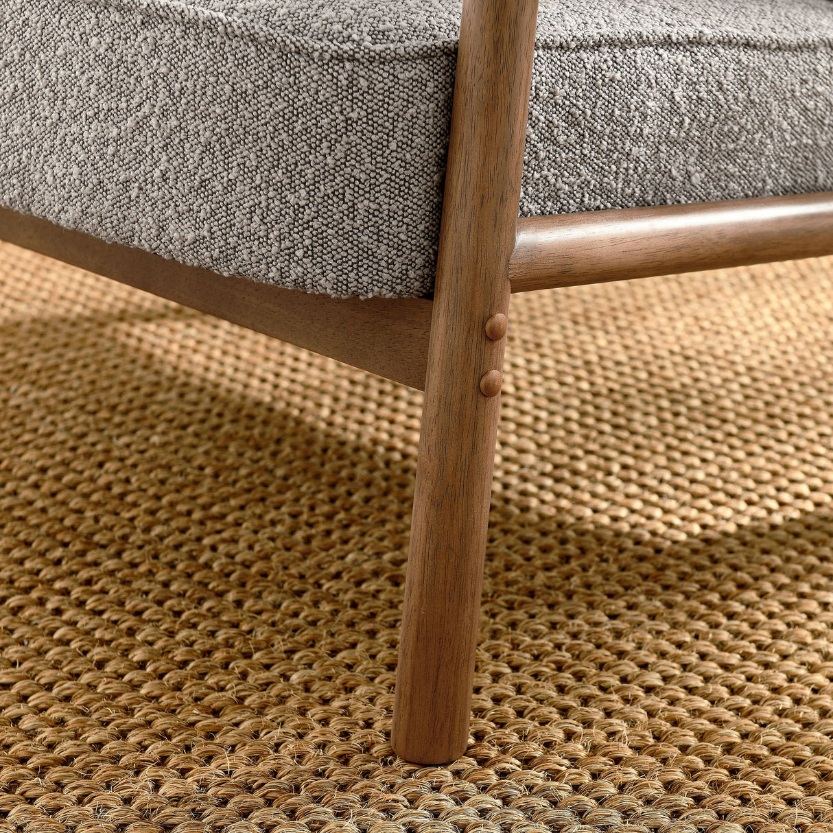 26 Inch Mid-Century Modern Boucle Fabric Armchair