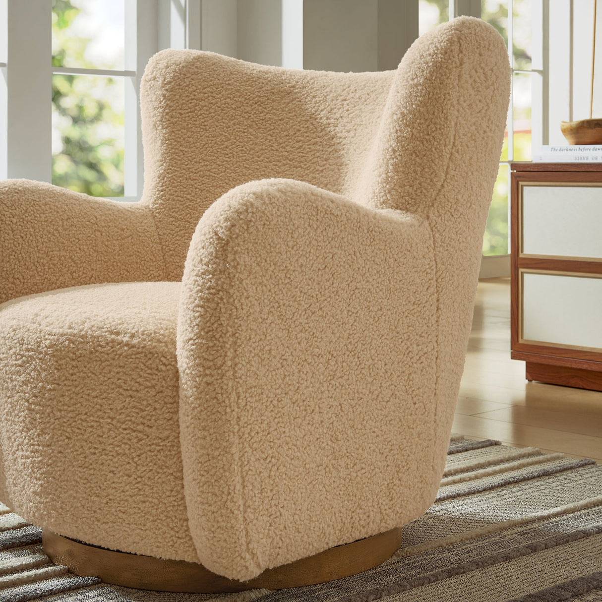 31 Inch Wingback Sherpa Swivel Accent Chair