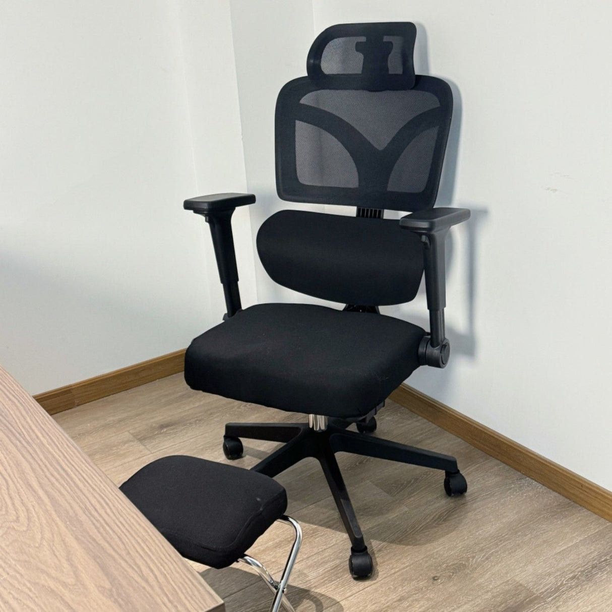Zero Gravity Ergonomic Office Chair With 145° Recline, 3D Headrest - Black