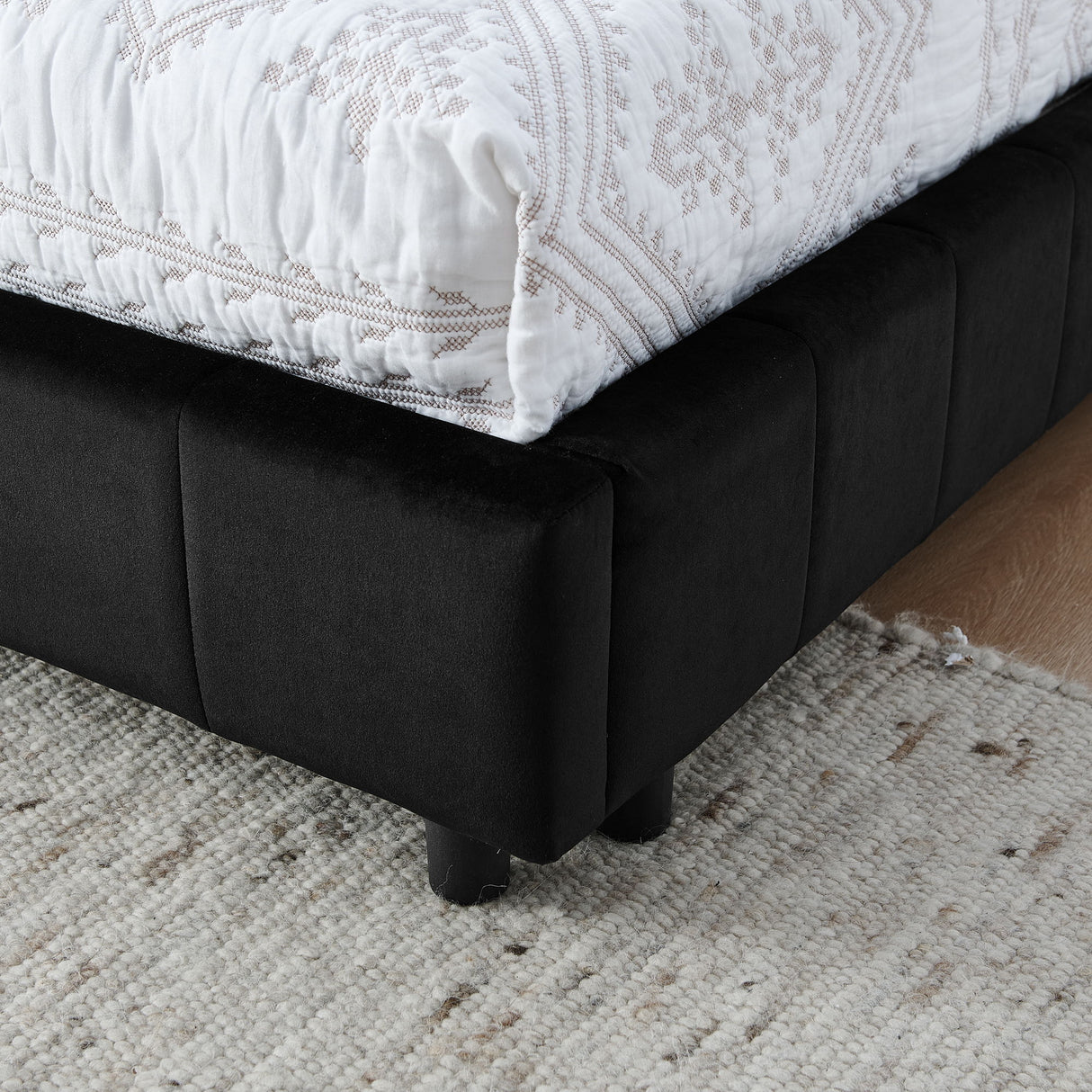 Storage Elegant Upholstered Tufted Bed Frame With Backrest And Armrests