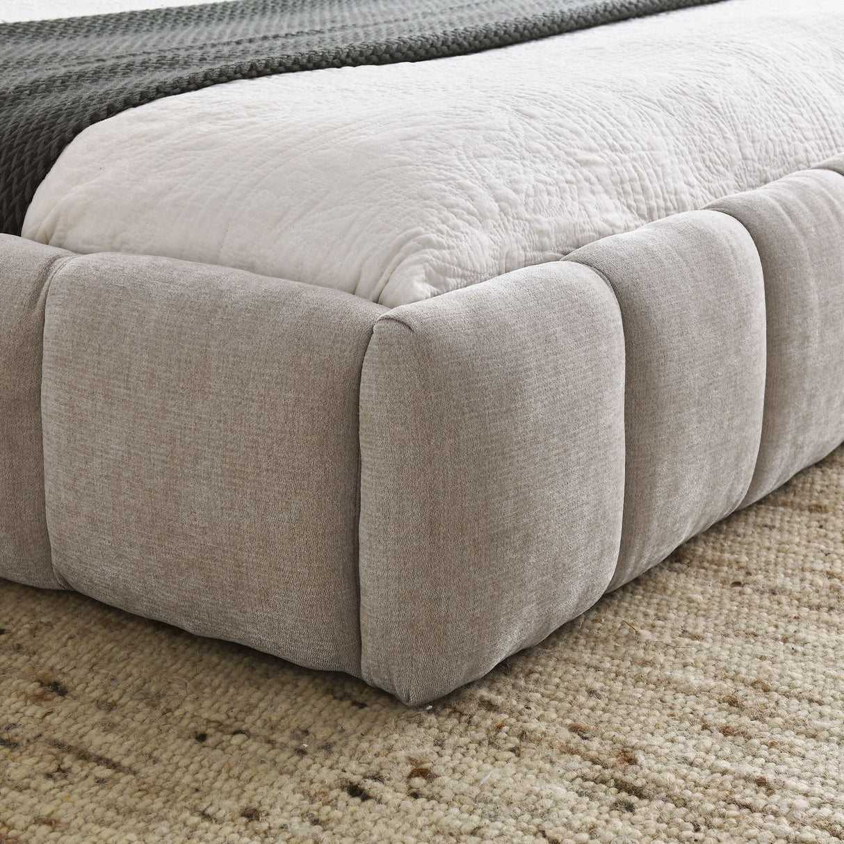 Modern Platform Bed Frame With Thick Fabric