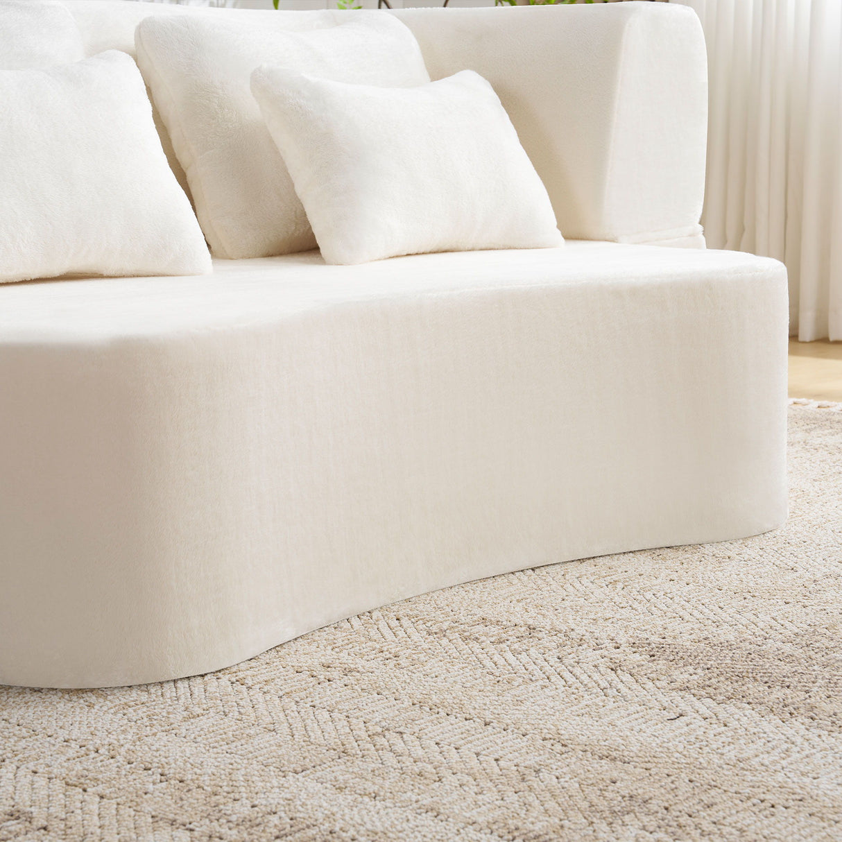 Modern Floor Sofa With 4 Pillows