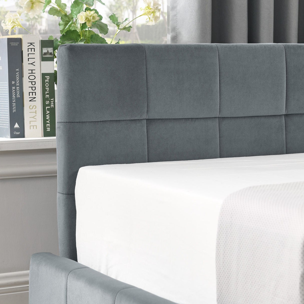 Mid-Century Storage Upholstered Tufted Bed Frame With Backrest And Armrests
