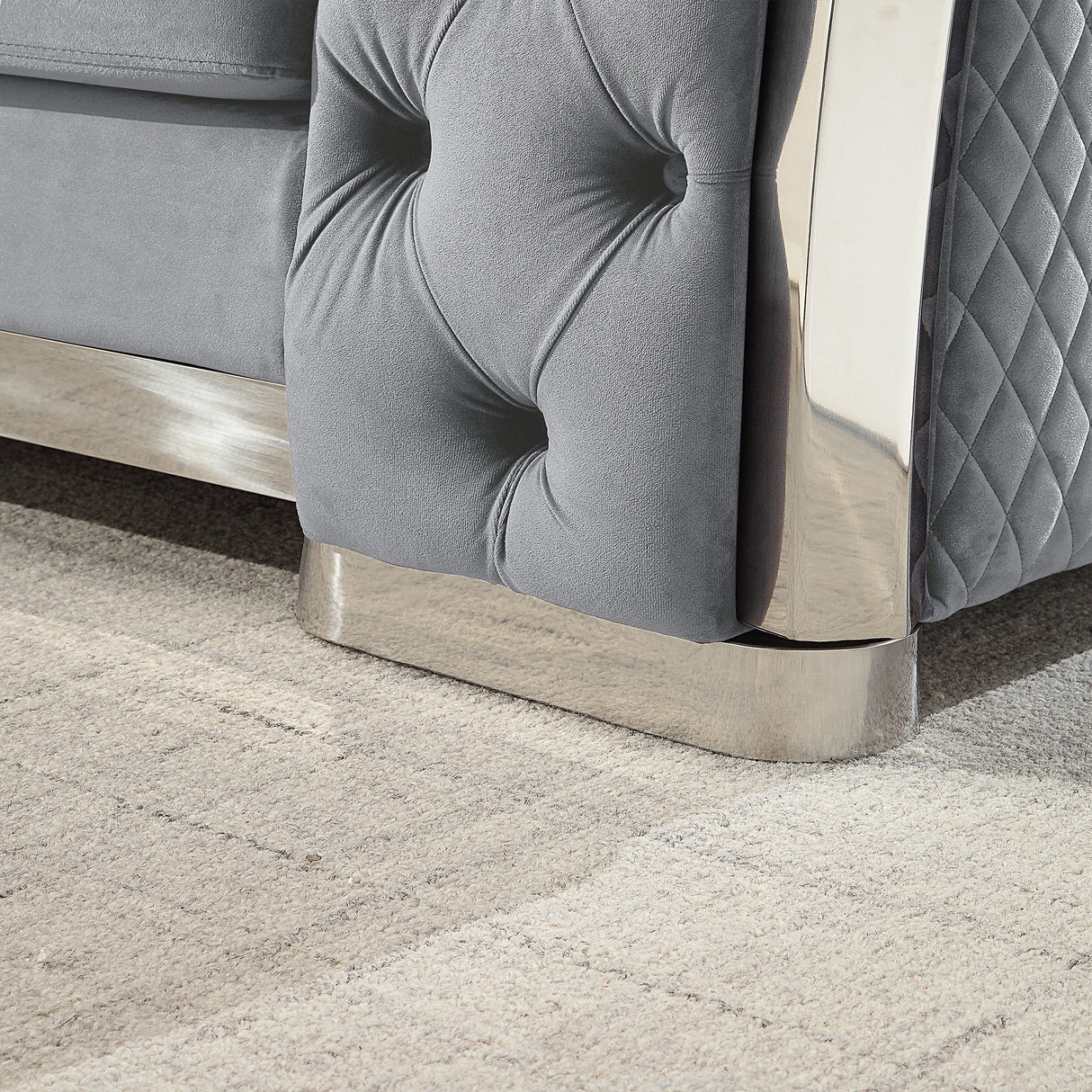 Accent Chair With Button Tufted Diamond Grid & 1 Pillow For Living Room