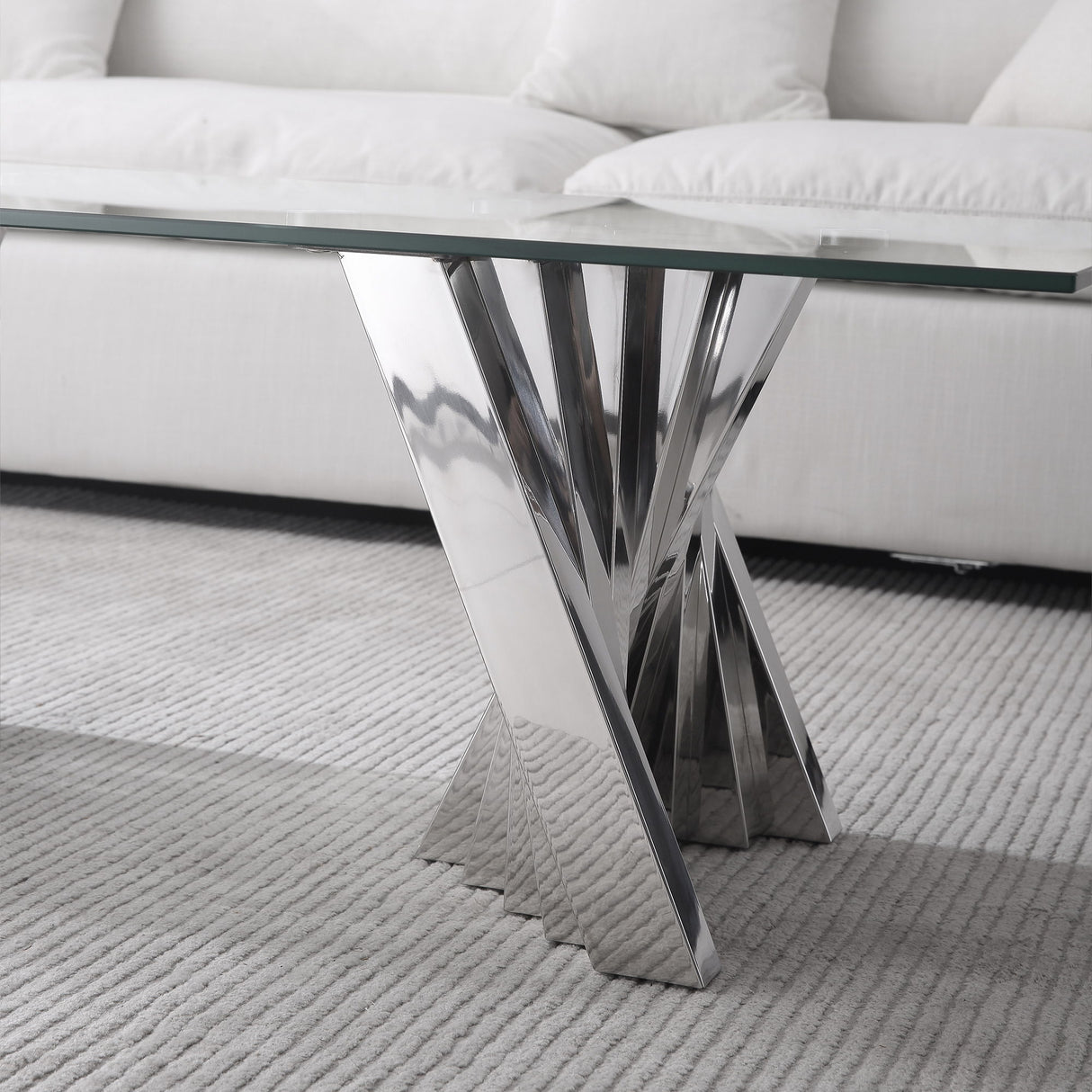 Table With Twisted Fan Shaped Legs
