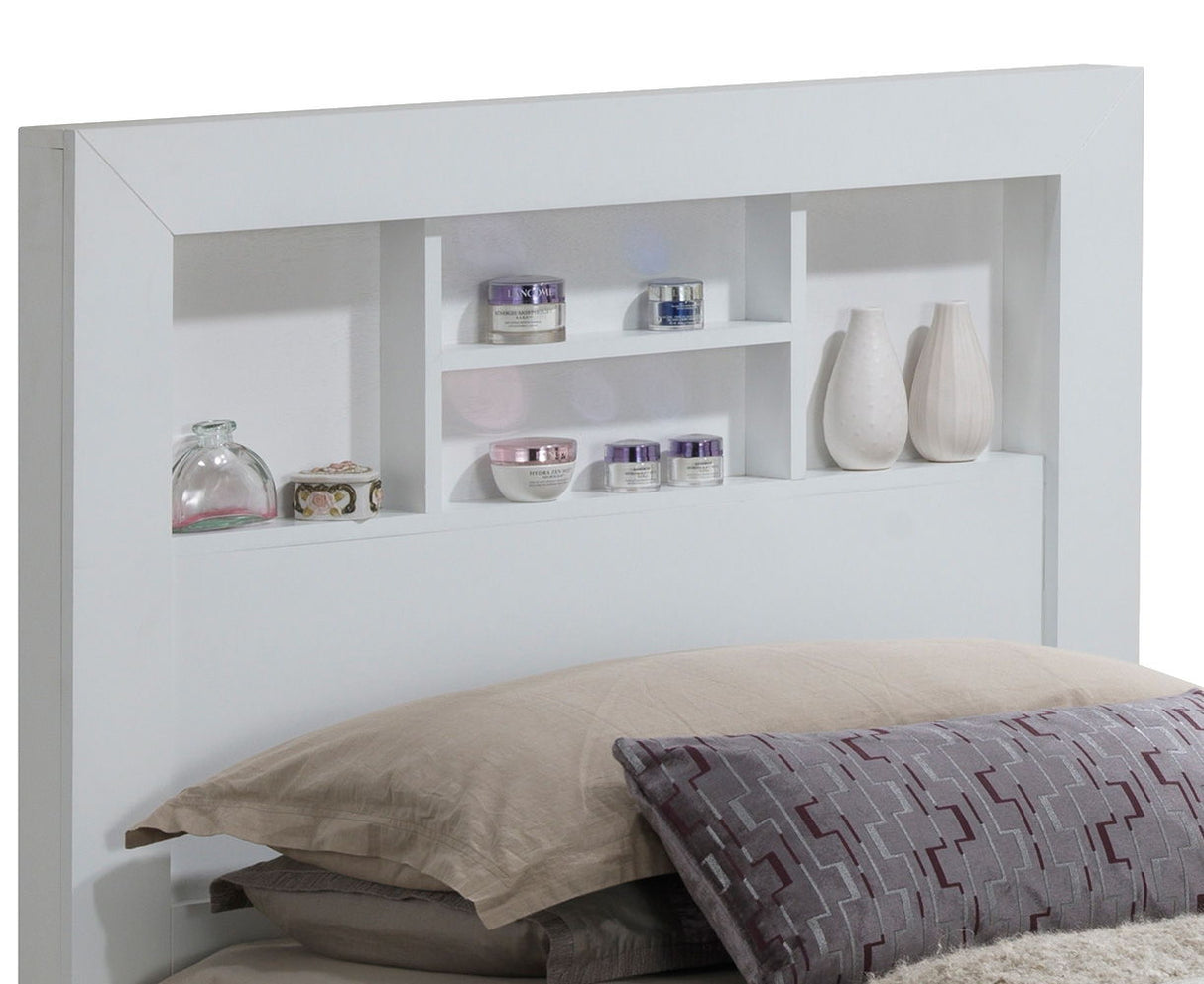 Bed With Transitional Design Stylish