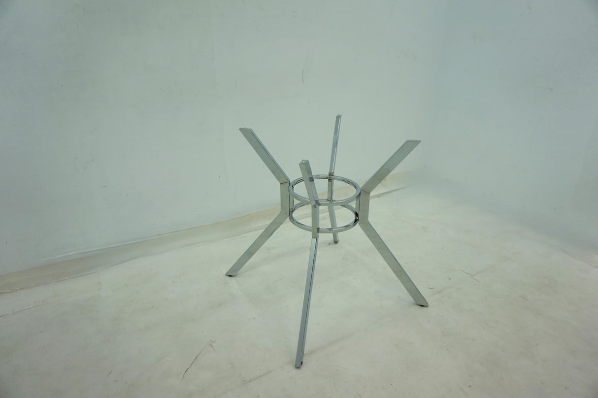 Steele 48" Round Glass Top Dining Table in Chrome