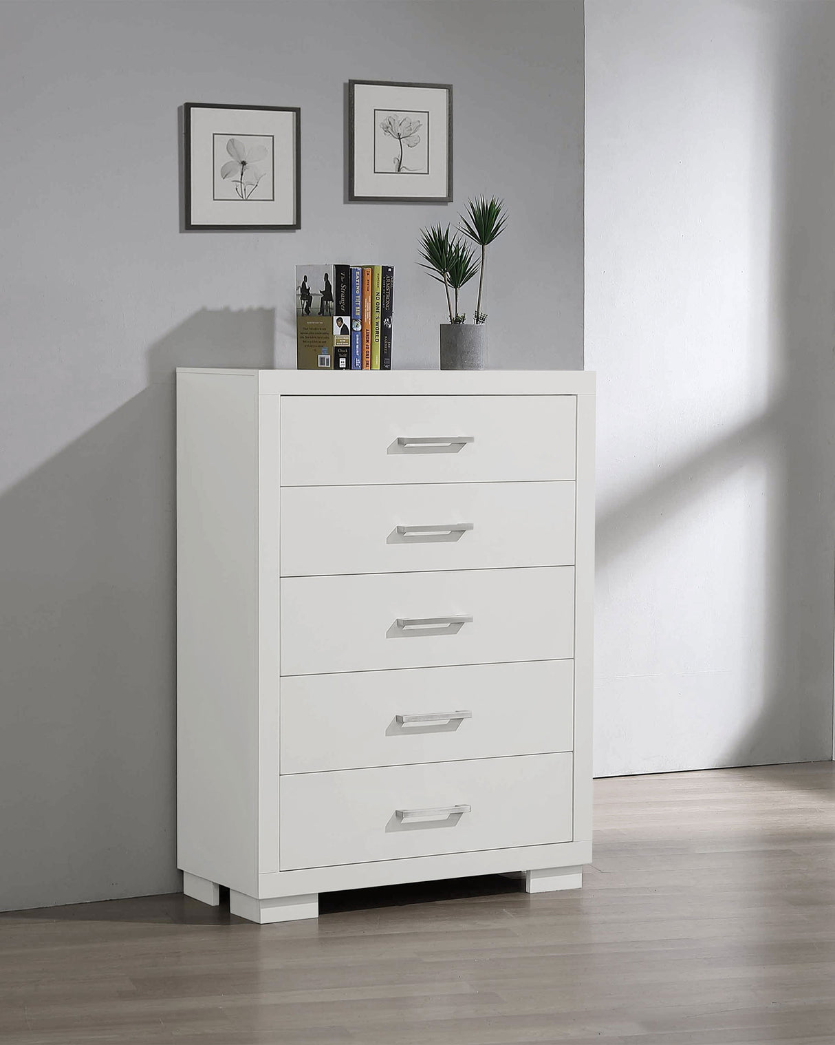 Jessica 5-Drawer Chest in Snow White