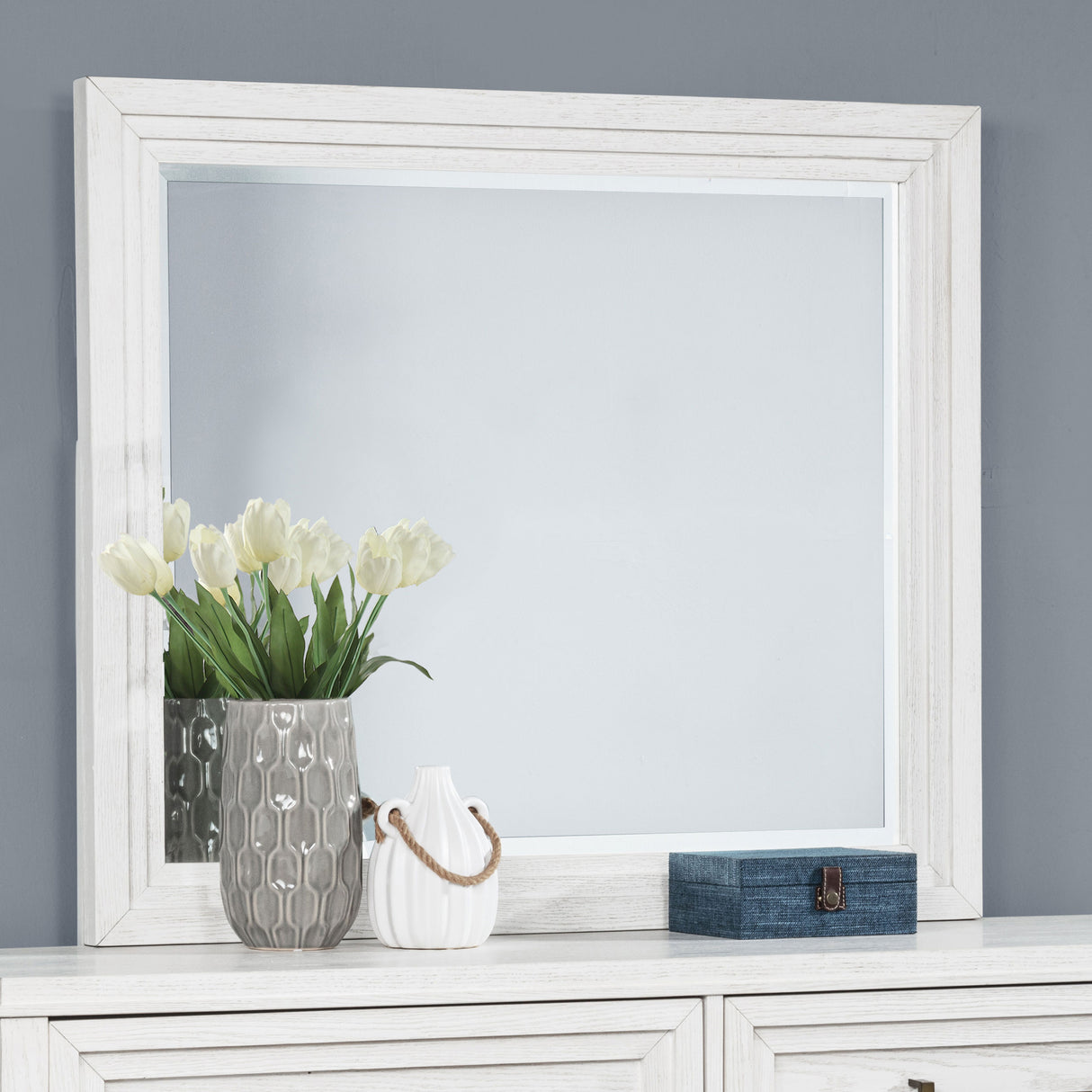 Marielle Dresser Mirror in Distressed White