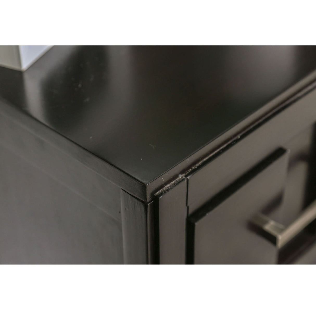 Nightstand With 2 Drawers Design