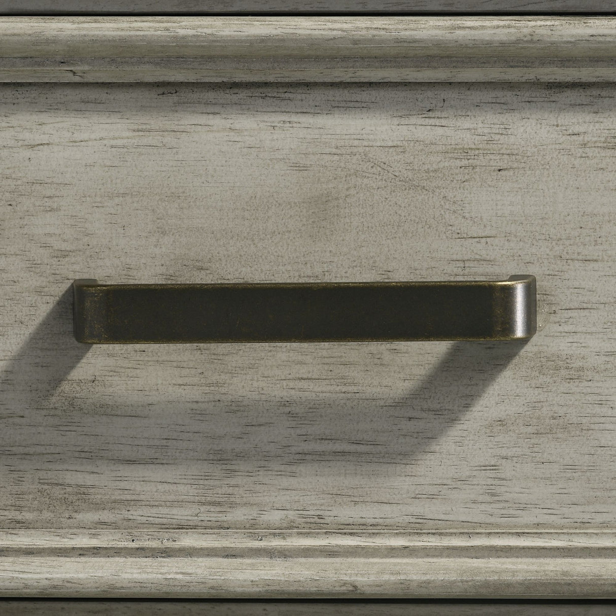 Sullivan - 9-Drawer Dresser