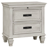 Lockeford - 4 Piece Queen Size Bedroom Set With Coordinated Mirror - White