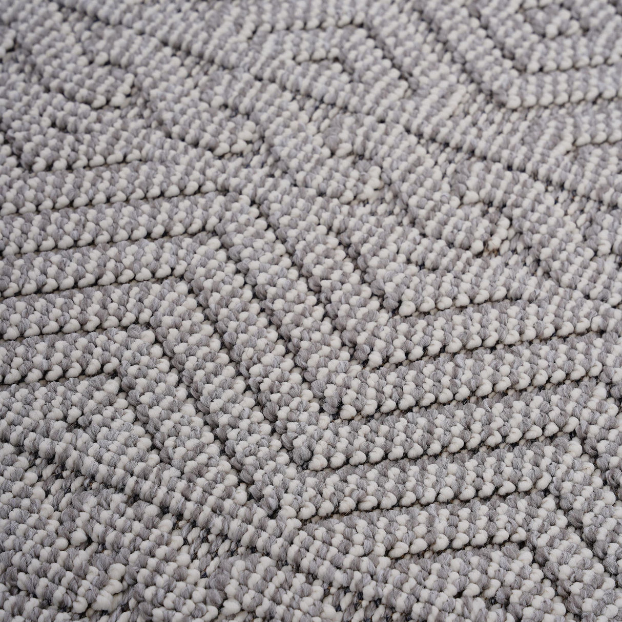 Guros - 8' X 10' Geometric Indoor / Outdoor Area Rug - White