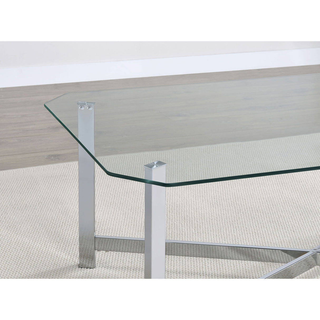 Linda - Table