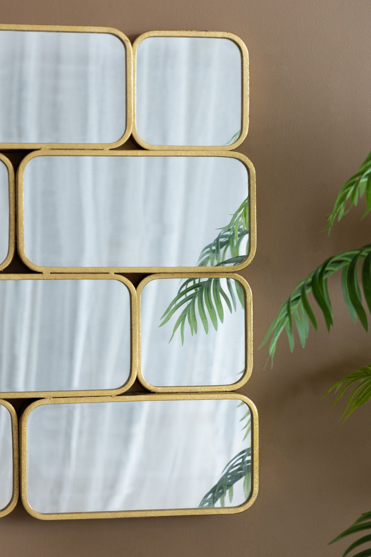 Mirror With en Metal Framed Decorative Rectangle Mirror For Bedroom Dressing Room, Hallway Or Living Spac - Gold - Wall Mirrors - Alpine Outlets