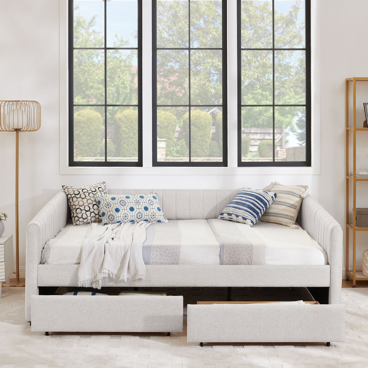 Upholstered Queen Daybed With 2 Drawers