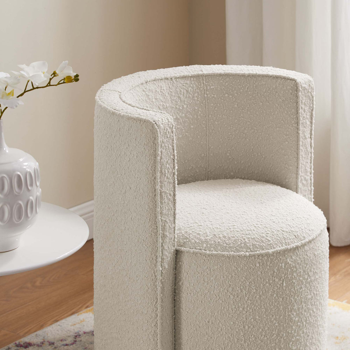 25 Inch Boucle Fabric Swivel Chair in Ivory