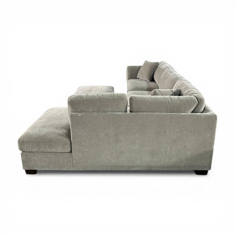 Thomasville Walsen Sectional with Storage Ottoman