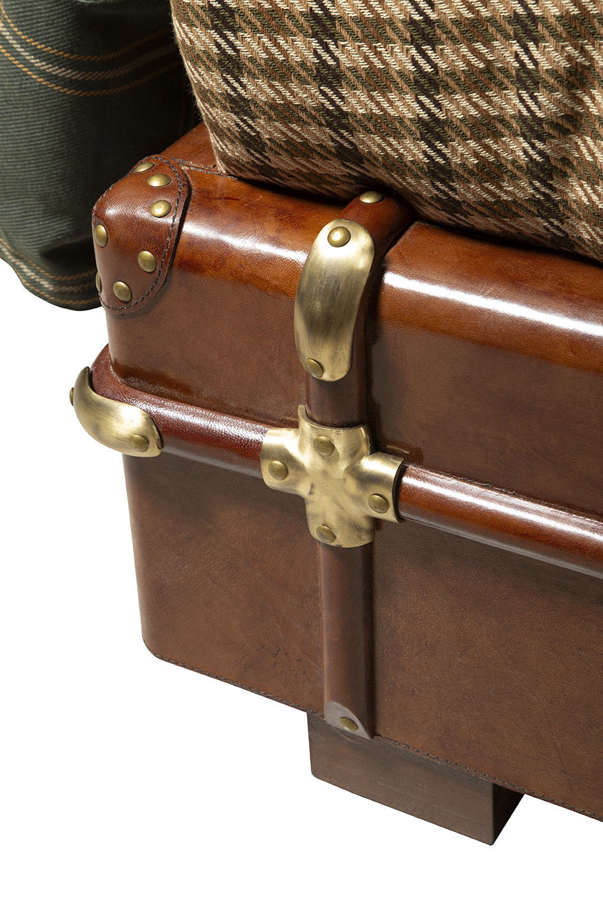 Gentlemen's - King Bed - Dark Brown