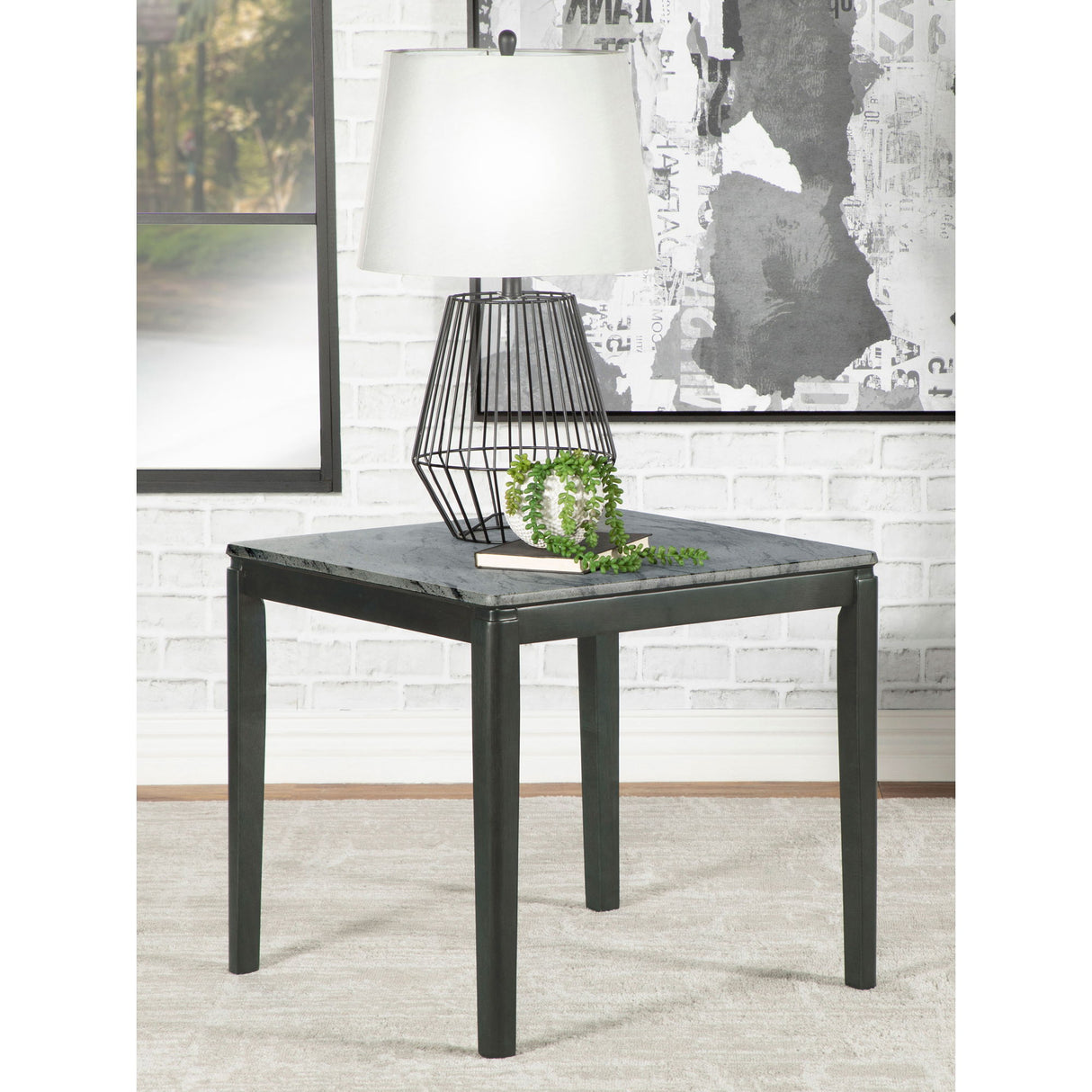 Vinnie - Table