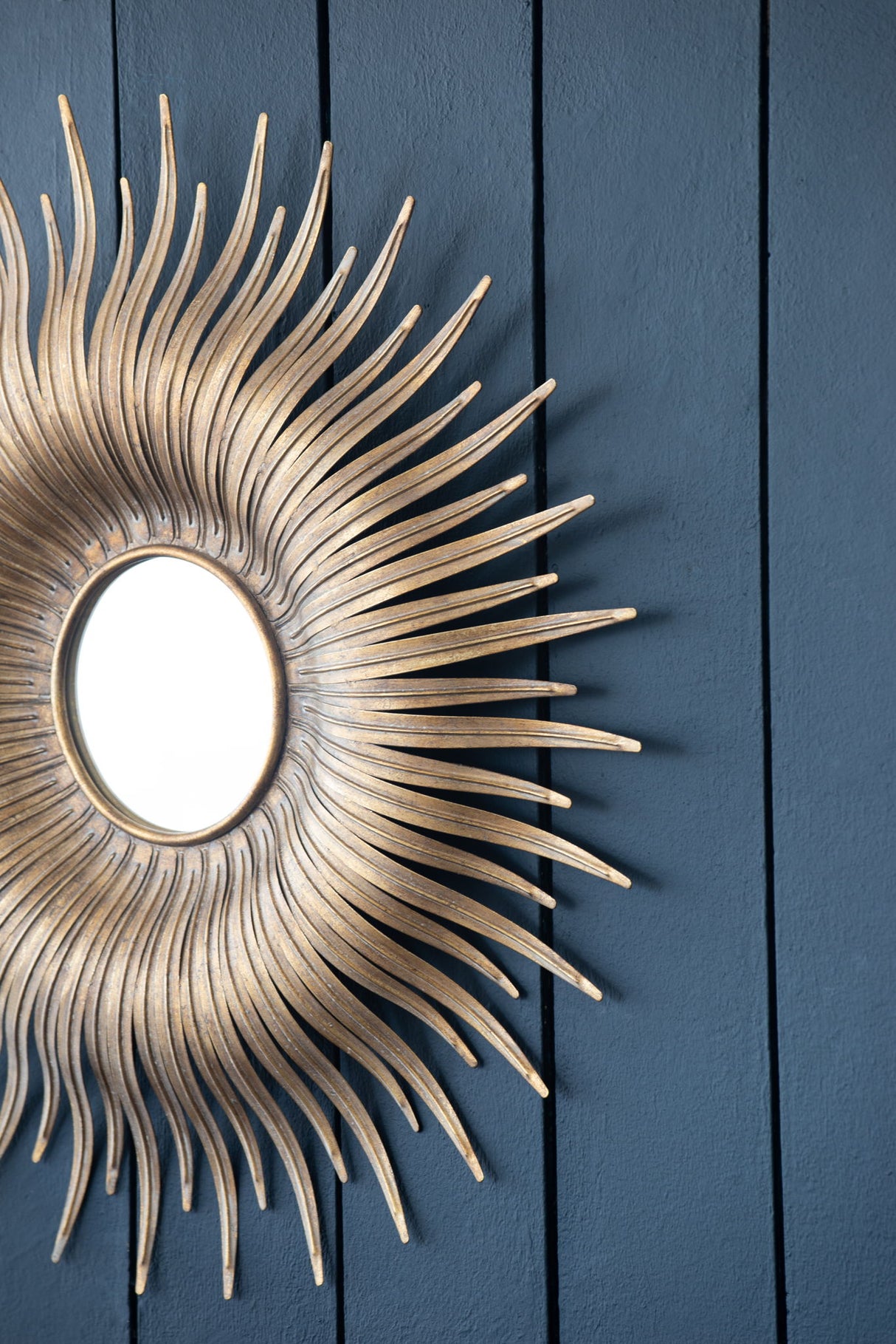 Retro DesignSunburst Metal Wall Mirror Decorative Mirror For A Bedroom Dressing Room, Hallway Or Living Space - Gold - Wall Mirrors - Alpine Outlets