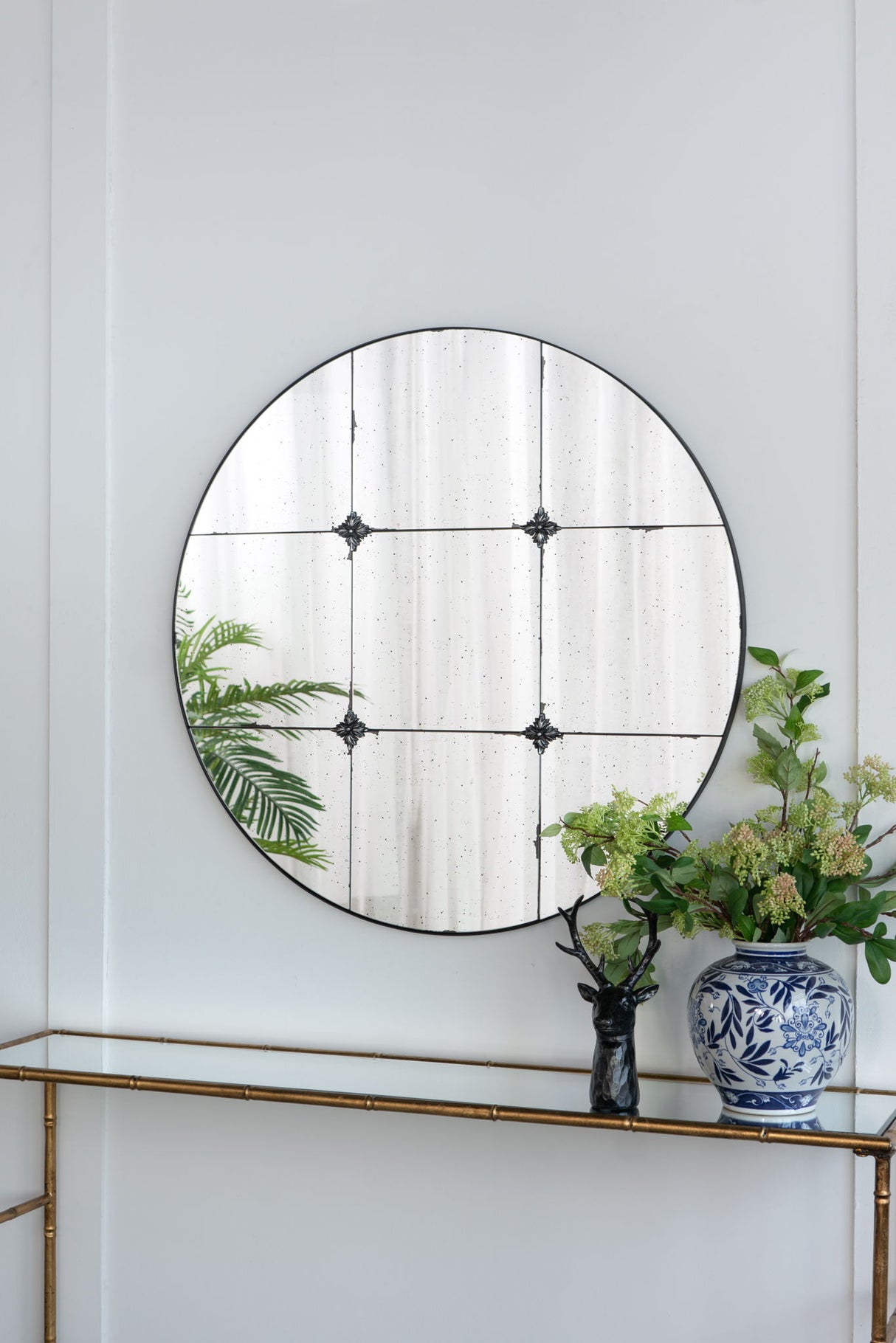 Traditional Decor Style Round Antique Glass Wall Mirror, Wall Decor For For Bathroom Entryway Console Lean Against Wall - Black - Wall Mirrors - Alpine Outlets