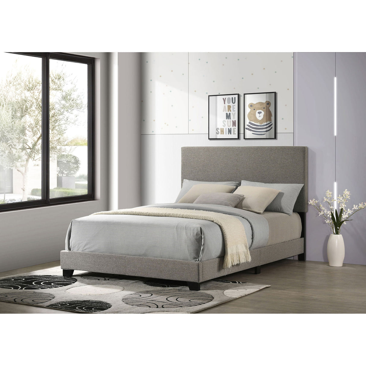 Efram - Panel Bed