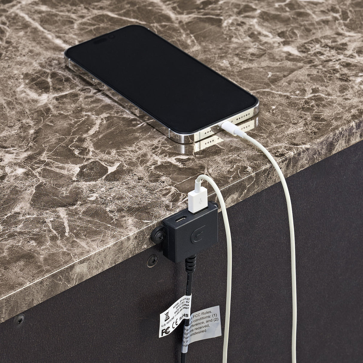Cadenza - Nightstand With USB-C - Brown